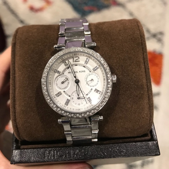 Michael Kors Diamond Watch - Picture 1 of 4